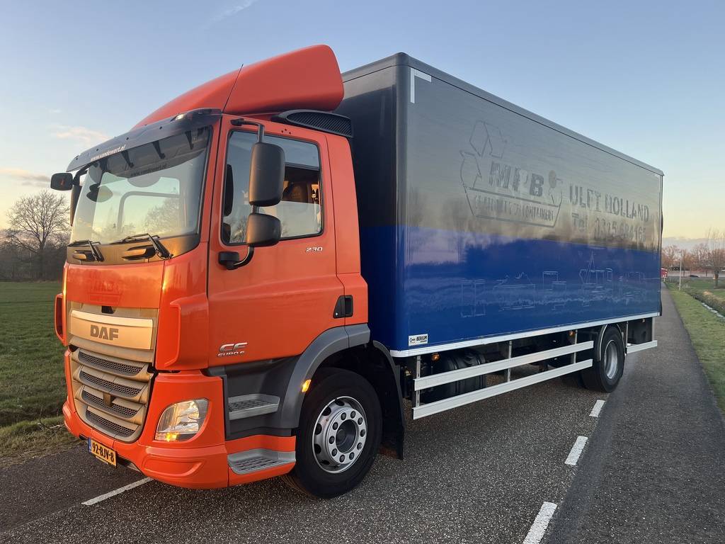Box truck DAF CF230FA 4x2 Diesel 234 hp 2017 DAF CF230FA 4x2 1 image 2