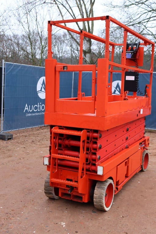 Scissor Lift Genie Electric 2004 2004 2004 1 Scissor Lifts image 10