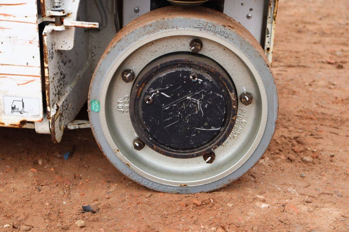 JLG 1230ES Electric Mast Lift 5.66m 2013 2013 1230ES 2013 1 image 15