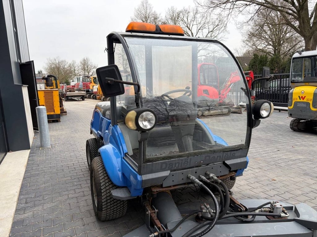 Vandy Diesel Riding Mower 2007 2007 Vandy 2007 1 image 6
