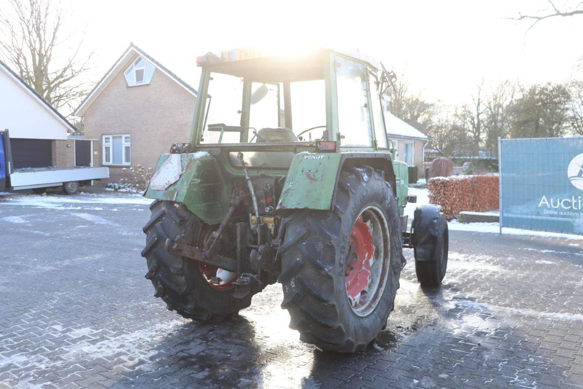 Tractor Fendt FARMER 305 LS Diesel 1984 1984 Fendt FARMER 305 LS 1984 1 image 6