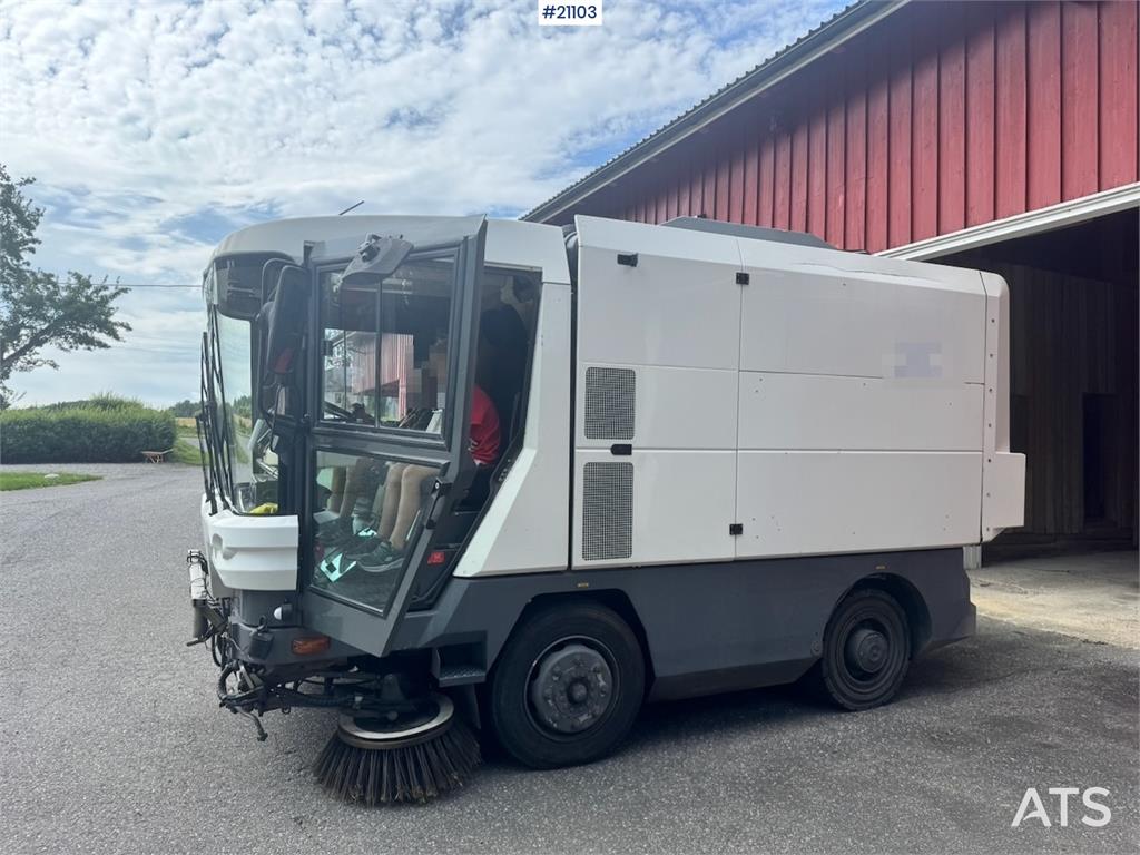 Ravo 540 Sweeper. 2006 21103 Ravo 540 Sweeper. 2006 1 image 2