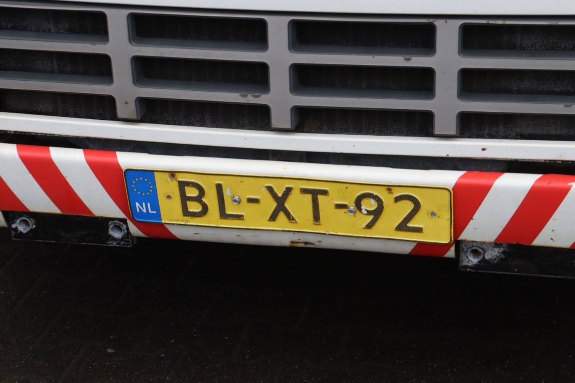Chassis Cabin Volvo FM9 4X2T FAL6.7 RAD-A4 Diesel 2002 2002 FM9 4X2T FAL6.7 RAD-A4 2002 1 image 11