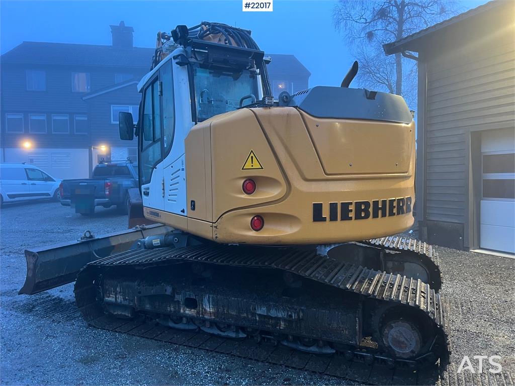 Liebherr R914 k STD excavator w/ rototilt, sanding bucket a 2018 22017 R914 k STD excavator w/ rototilt, sanding bucket a ...