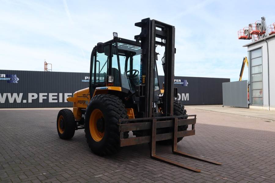JCB 926 Diesel, 4x4 Drive, Triplex mast, 5500mm Liftin 2014 JCB - 926 - 61439 926 Diesel, 4x4 Drive, Triplex mast, 5500mm ...