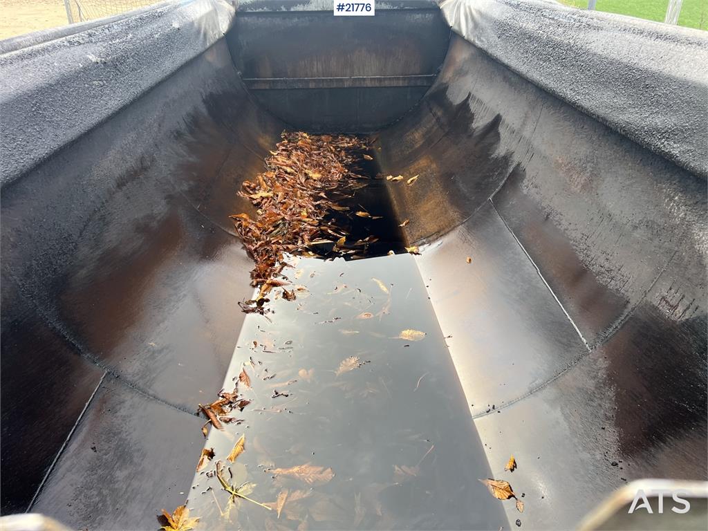 BFAB asphalt tank w/ manual canopy 2015 21776 BFAB asphalt tank w/ manual canopy 2015 1 image 12