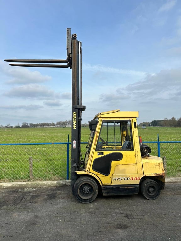 Forklift Hyster H3.00XM LPG 3000kg 3.7m 2004 2004 H3.00XM 2004 1 Forklift image 4