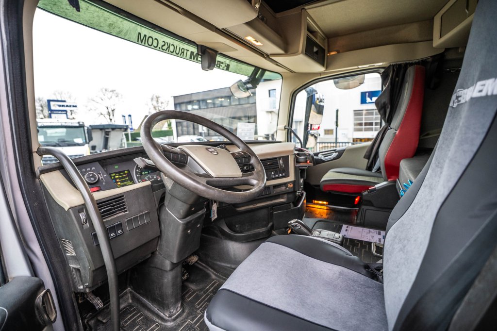 VOLVO FH 460 +KIPHYDR. 2017 E64996 FH 460 +KIPHYDR. 2017 1 image 12