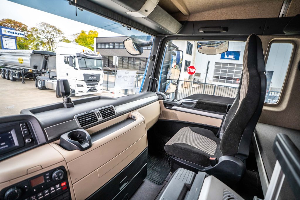 MAN TGX 18.420 XL BLS-INTARDER+HYDR. 2017 E64739 TGX 18.420 XL BLS-INTARDER+HYDR. 2017 1 image 9