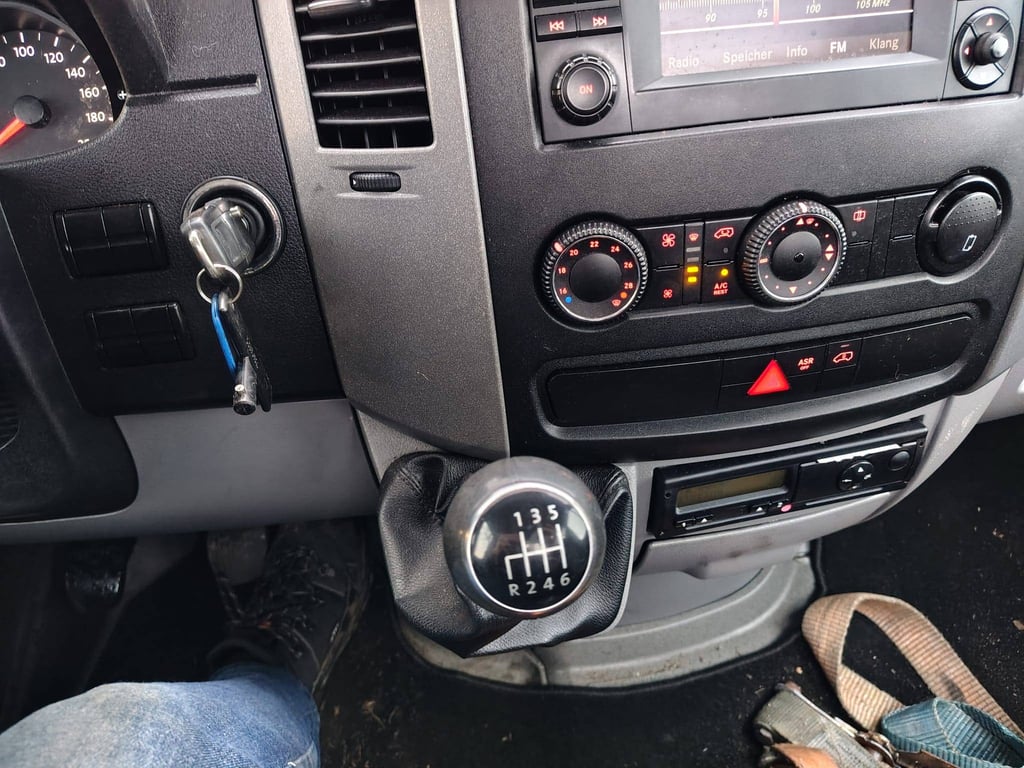 Chassis Cabin Volkswagen CRAFTER Diesel 2015 2015 Volkswagen Crafter 2015 1 image 6