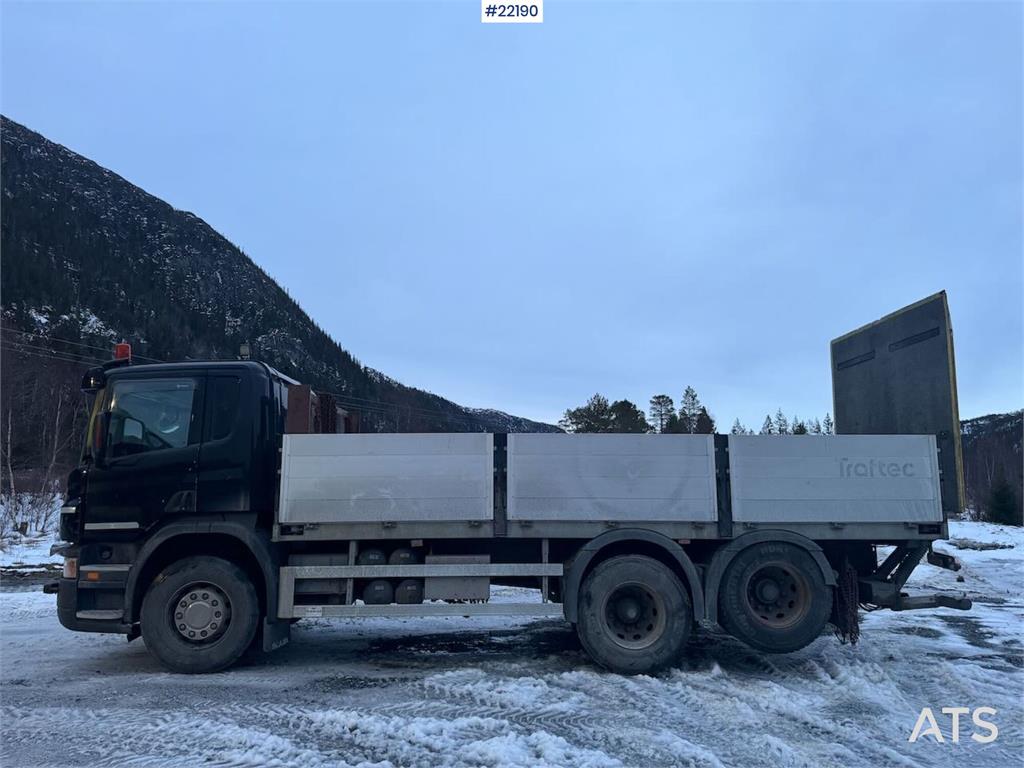 Scania P340 flatbed truck with tail lift – only 155,000 k 2005 22190 P340 flatbed truck with tail lift – only 155,000 k 20...