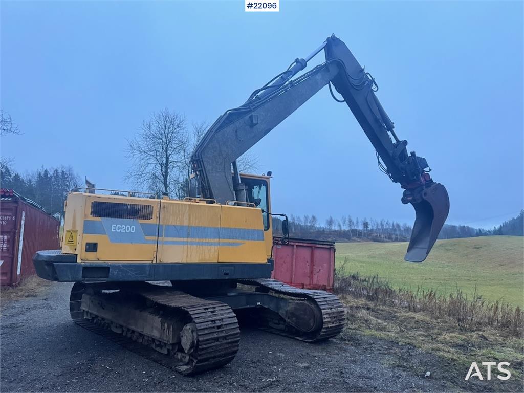 Volvo EC200 crawler excavator with rototilt and narrow b 1998 22096 EC200 crawler excavator with rototilt and narrow b 199...