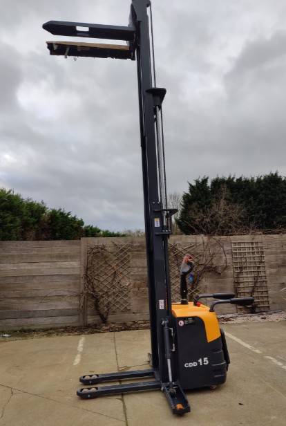 Stacker Nycheki EW15 Electric 2000kg 5.5m New Nycheki EW15 0 image 6
