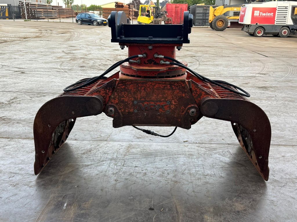 NPK D-2000 CW30 CW40 Sorting Grapple 2003 70001908 D-2000 CW30 CW40 Sorting Grapple 2003 1 image 4