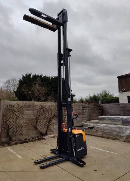 Stacker Nycheki EW15 Electric 2000kg 5.5m New Nycheki EW15 0 image 5