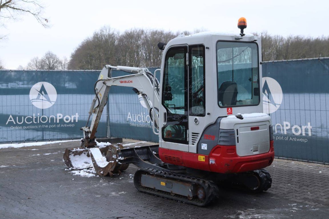 Mini excavator Takeuchi TB219 Diesel 12kW 2013 2013 TB219 2013 1 image 4