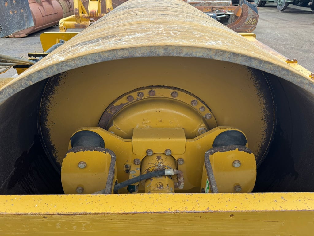 Caterpillar CS66B 2019 00033744 CS66B 2019 1 image 13