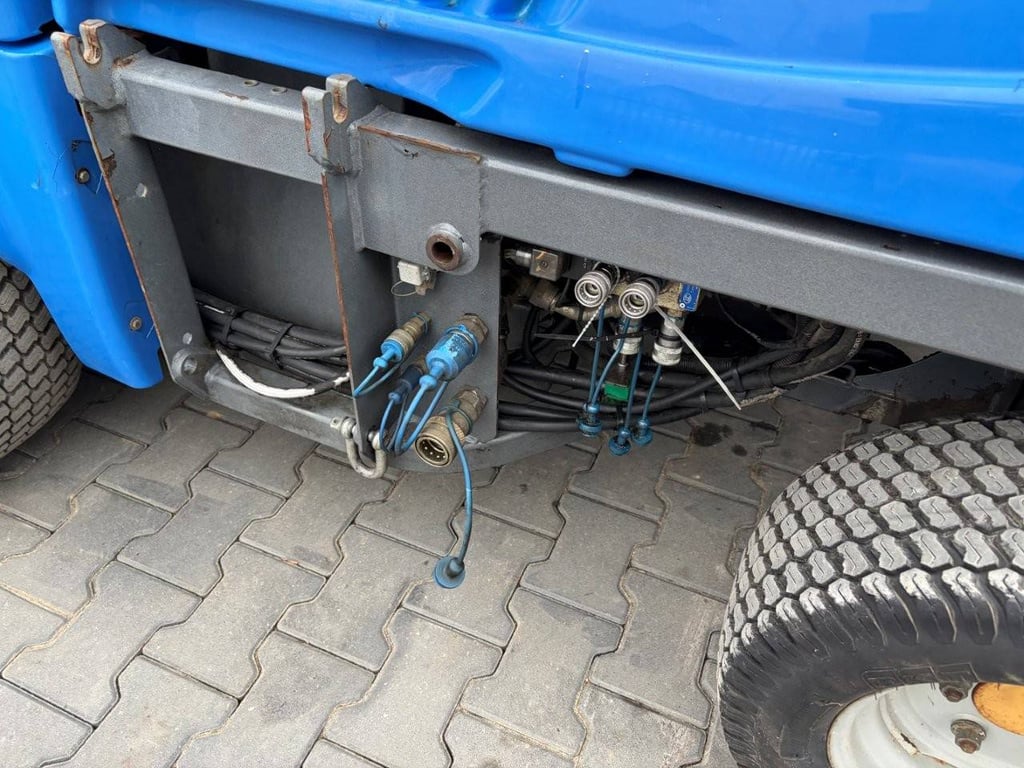 Vandy Diesel Riding Mower 2007 2007 Vandy 2007 1 image 10