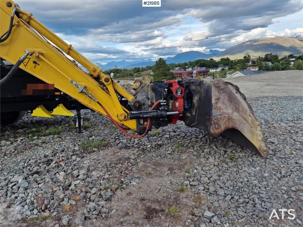Komatsu PC210LC crawler excavator with 2 buckets and tiltr 2022 21985 PC210LC crawler excavator with 2 buckets and tiltr 2...