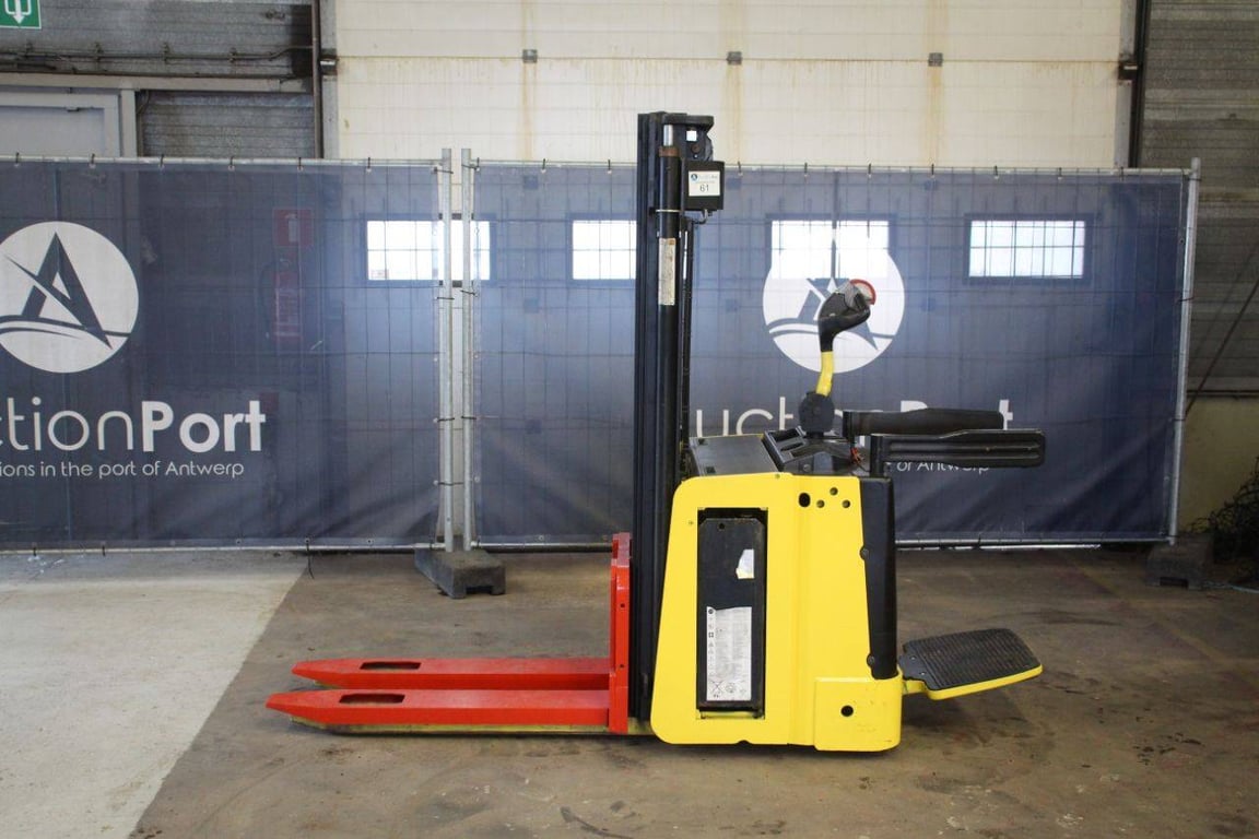 Hyster Electric Stacker 1400kg 4.63m 2017 2017 2017 1 image 2