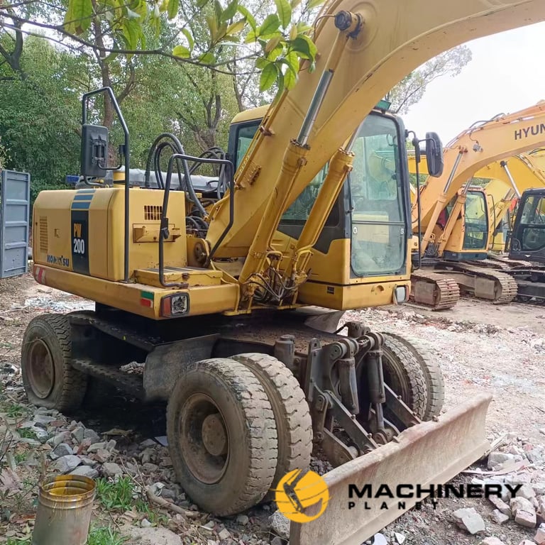 Komatsu PC200 Wheel Excavator GOOD CONDITION PC200W 2019 1 Wheeled Excavators image 2