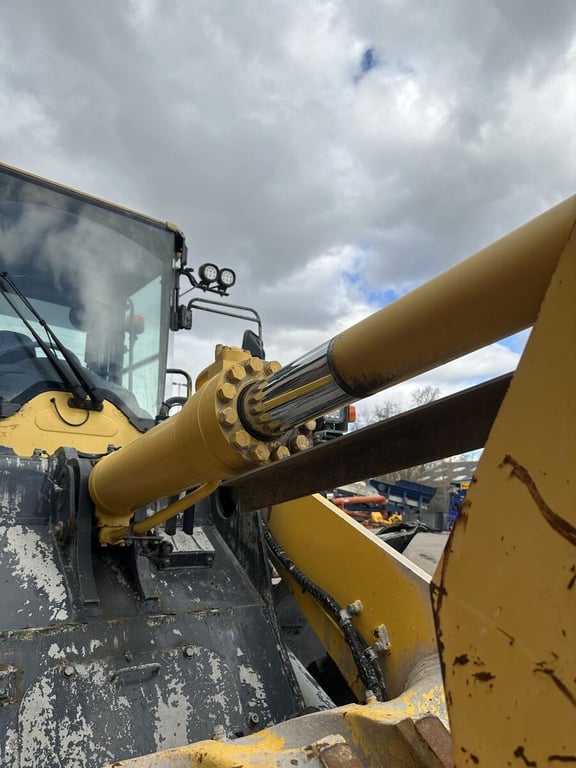 Heavy machinery product image - Image 14 of 15