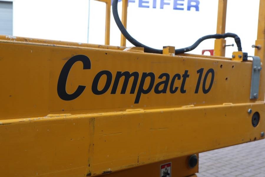 Haulotte Compact 10 Electric, 10m Working Height, 450kg Cap 2011 HAULOTTE - Compact 10 - 61668 Compact 10 Electric, 10m Wo...