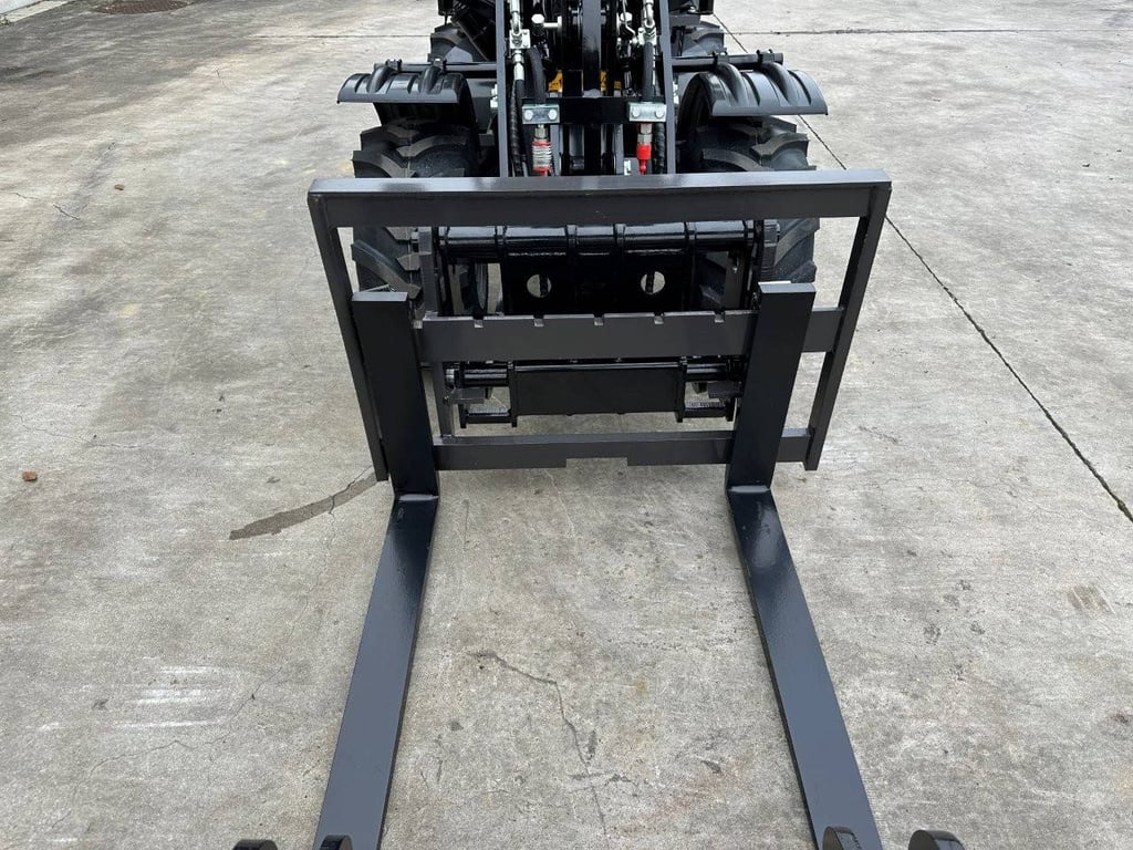 Wolf MINI 750 Diesel 18.5kW articulated loader 2025 New 2025 WOLF MINI 750 2025 0 image 12