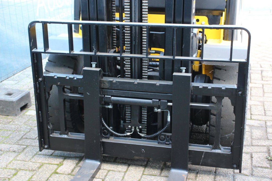 Heftruck Yale GDP35VX E2795 Diesel 2680kg 5.96m 2011 2011 GDP35VX E2795 2011 1 Forklift image 10