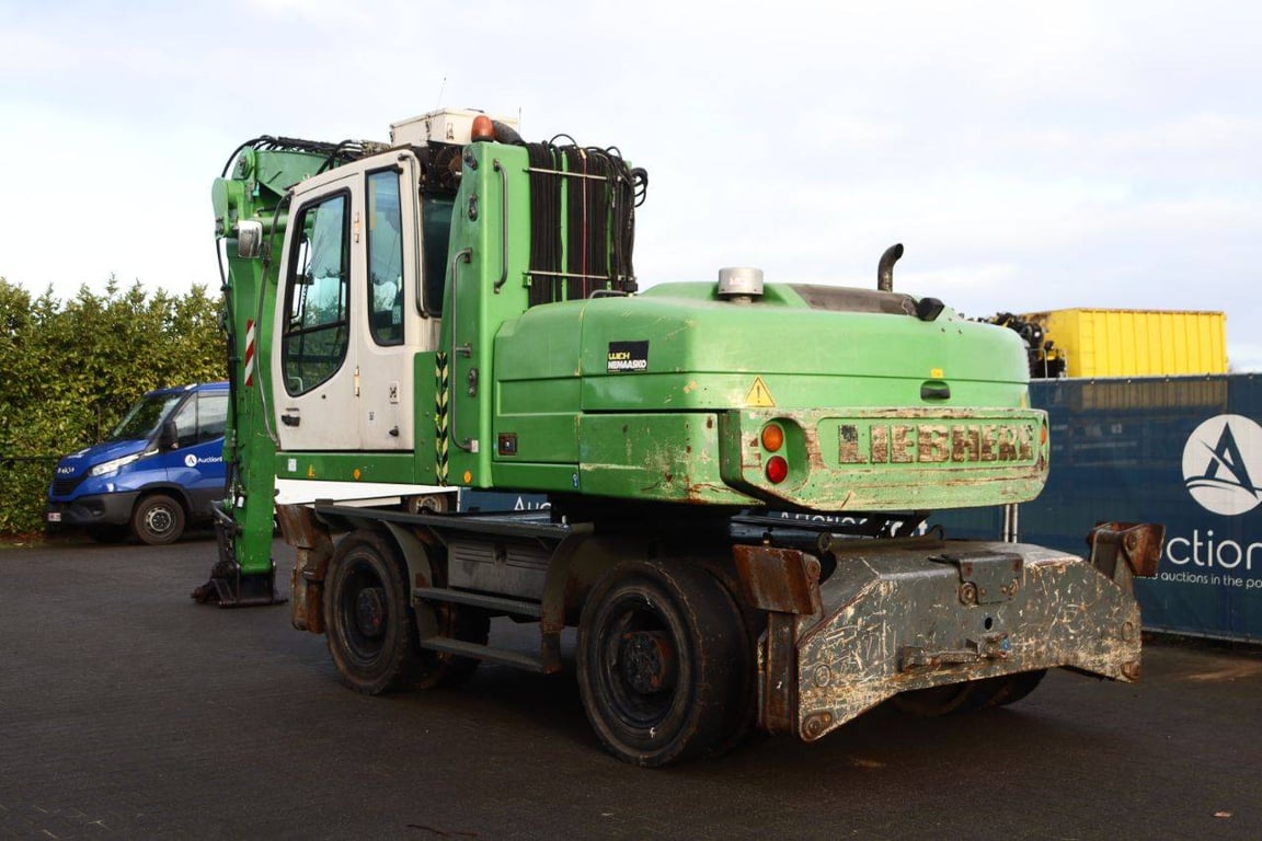 Liebherr Diesel Wheel Excavator with Outriggers 1 Wheel Loaders image 4