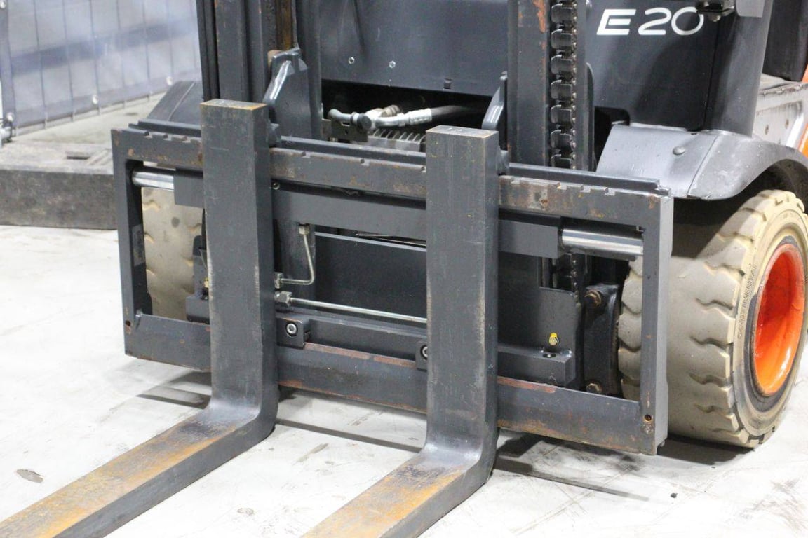 Forklift Linde E20L-01 Electric 2000kg 2012 2012 E20L-01 2012 1 Forklift image 10