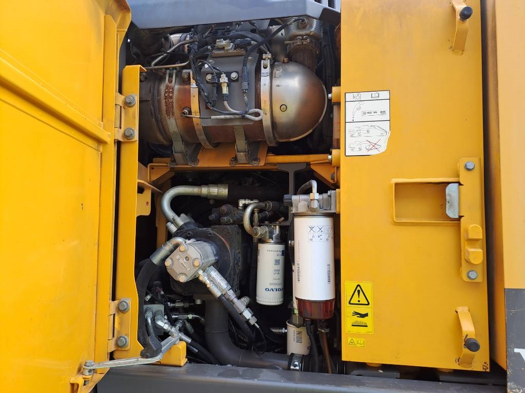 Heavy machinery product image - Image 12 of 15