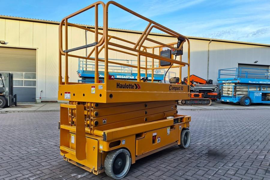 Haulotte Compact 10 Electric, 10m Working Height, 450kg Cap 2011 HAULOTTE - Compact 10 - 63602 Compact 10 Electric, 10m Wo...