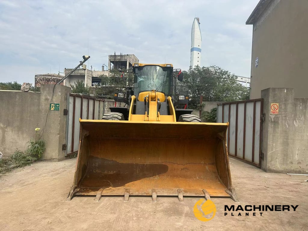 SDLG LG956F Loader Used Good Condition For Sale LG956F 2021 1 Wheel Loaders image 4