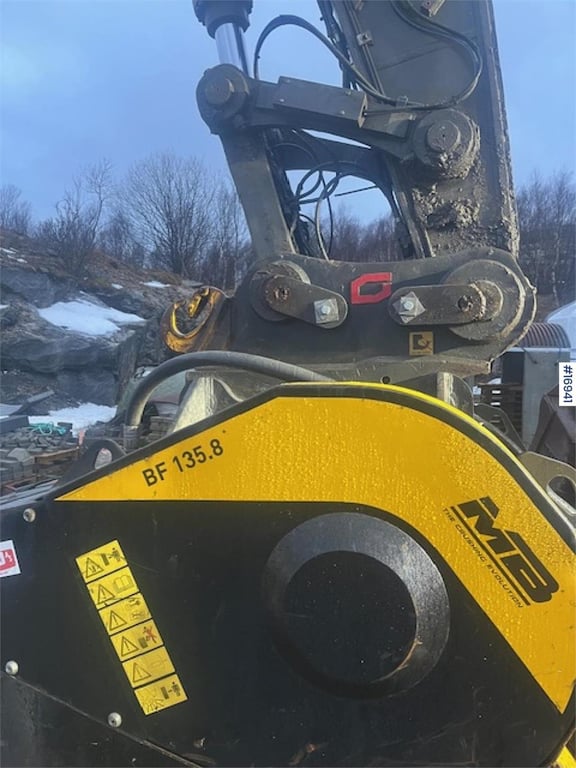 MB Crusher crushing bucket w/ G90 attachment 2017 16941 MB CRUSHER crushing bucket w/ G90 attachment 2017 1 image 10
