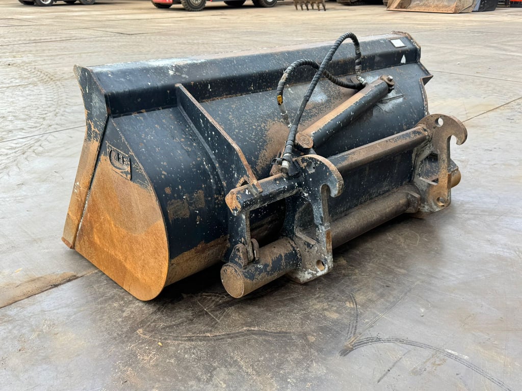 ZFE Side-Tilting bucket 2023 70001910 ZFE Side-Tilting bucket 2023 1 image 5