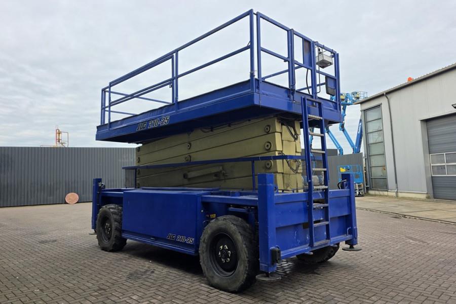 JLG 210-25 Diesel, 4x4 Drive, 23m Working Height, 1000 2008 JLG - 210-25 - 90378 210-25 Diesel, 4x4 Drive, 23m Working Hei...