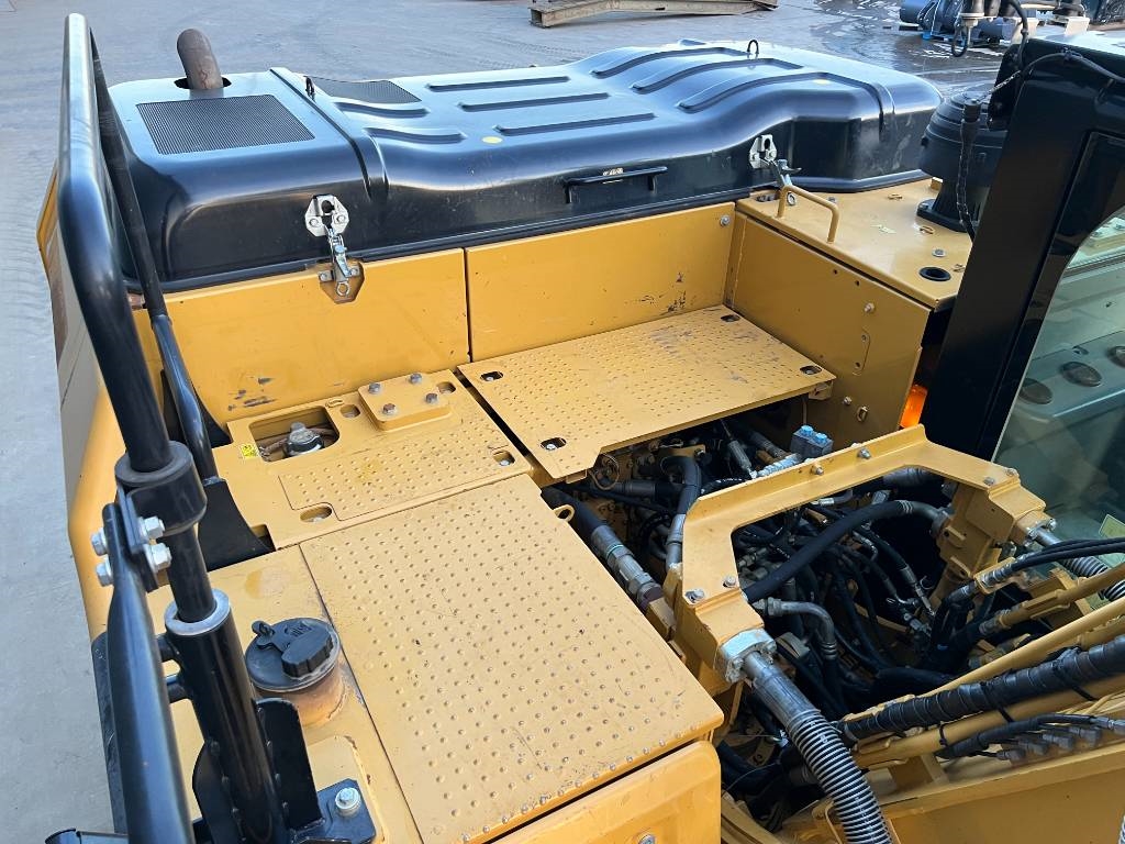 CAT 323F L 2016 208897 323F L 2016 1 Crawler Excavators image 15