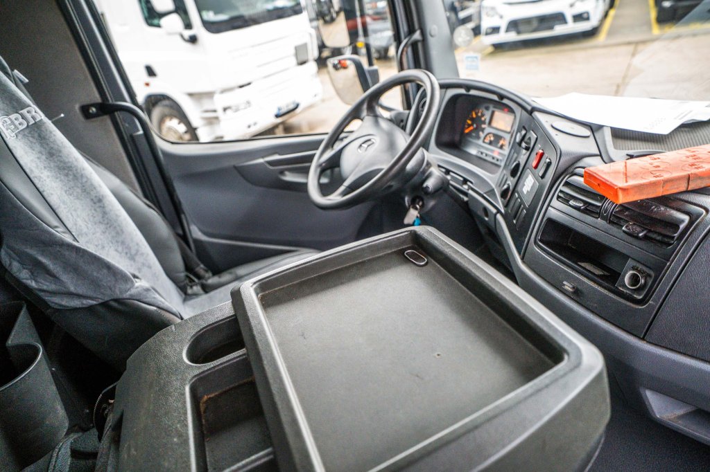 MERCEDES ATEGO 1218 L+ moving lift 2005 E63912 ATEGO 1218 L+ moving lift 2005 1 image 15