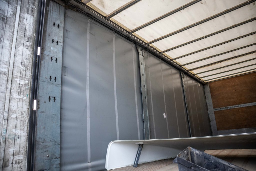 VOLVO FM 330-6x2-E5+10 pneus/tires+intarder 2010 E62660 FM 330-6x2-E5+10 pneus/tires+intarder 2010 1 image 6