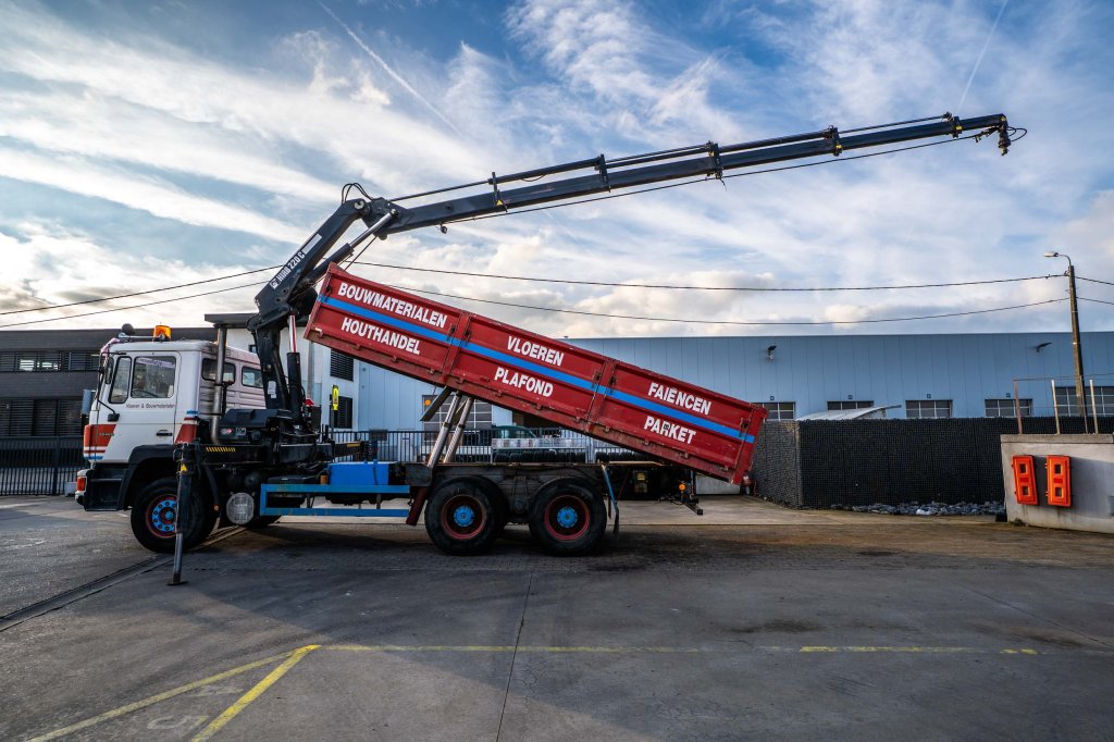 MAN 33.422 DF + HIAB 220 C-5 1995 E65045 33.422 DF + HIAB 220 C-5 1995 1 image 2