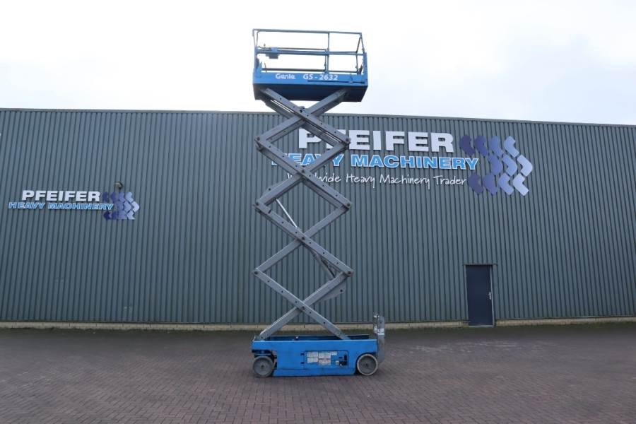Genie GS2632 Electric, Working Height 10m, 227kg Capacit 2006 GENIE - GS2632 - 62759 GS2632 Electric, Working Height 10m, ...