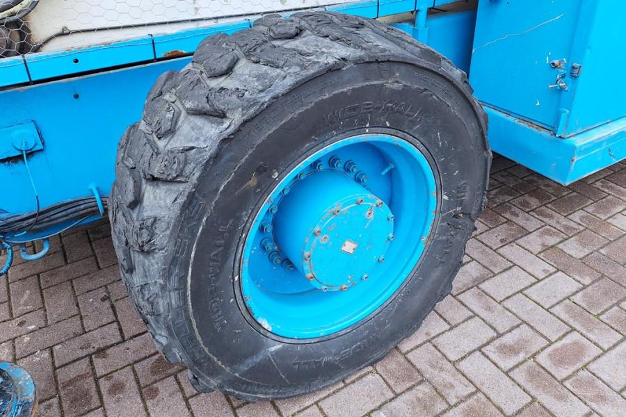 Holland Lift Megastar G-300DL30/S Diesel, 4x4x4 Drive, 33.5m Wo 2003 HOLLAND LIFT - Megastar G-300DL30/S - 90373 Holland l...