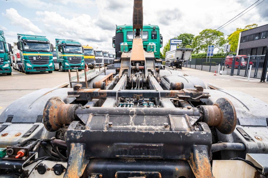 MAN TGS 35.440 BL 8x4-4 2008 E63898 TGS 35.440 BL 8x4-4 2008 1 image 8