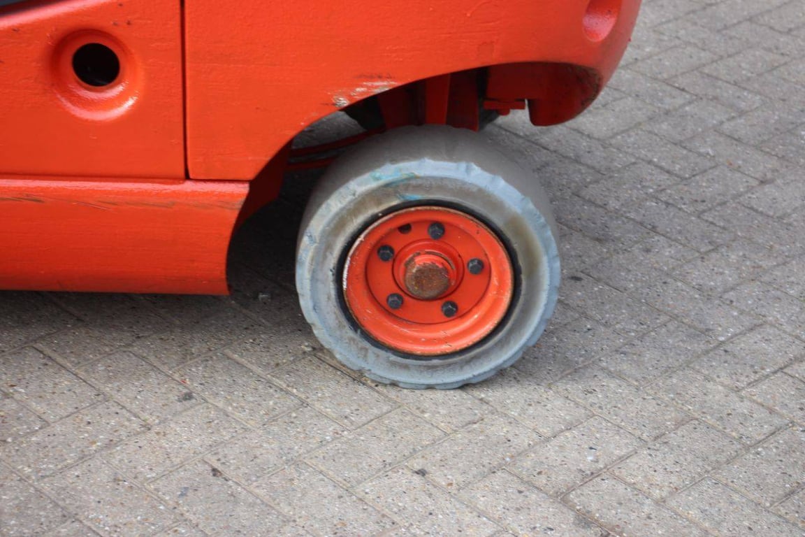 Forklift Linde H12T-03 LPG 1200kg 2001 2001 H12T-03 2001 1 Forklift image 15