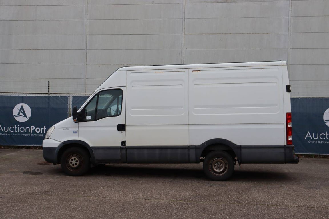 Iveco Daily 35S13 Diesel 2010 Van 2010 Daily 35S13 2010 1 image 3