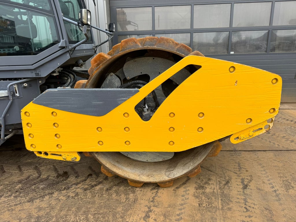 Hamm H13i Padfoot compactor 2016 00033612 H13i Padfoot compactor 2016 1 image 8