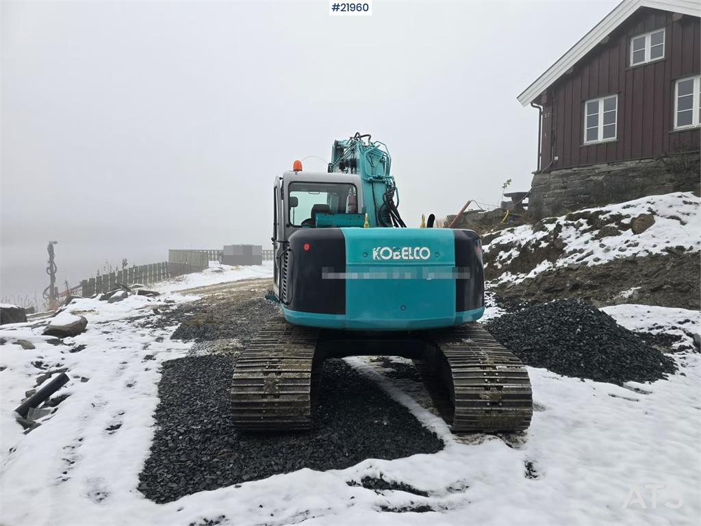 Kobelco SK135 SR LC tracked excavator with digging bucket 2002 21960 SK135 SR LC tracked excavator with digging bucket 200...