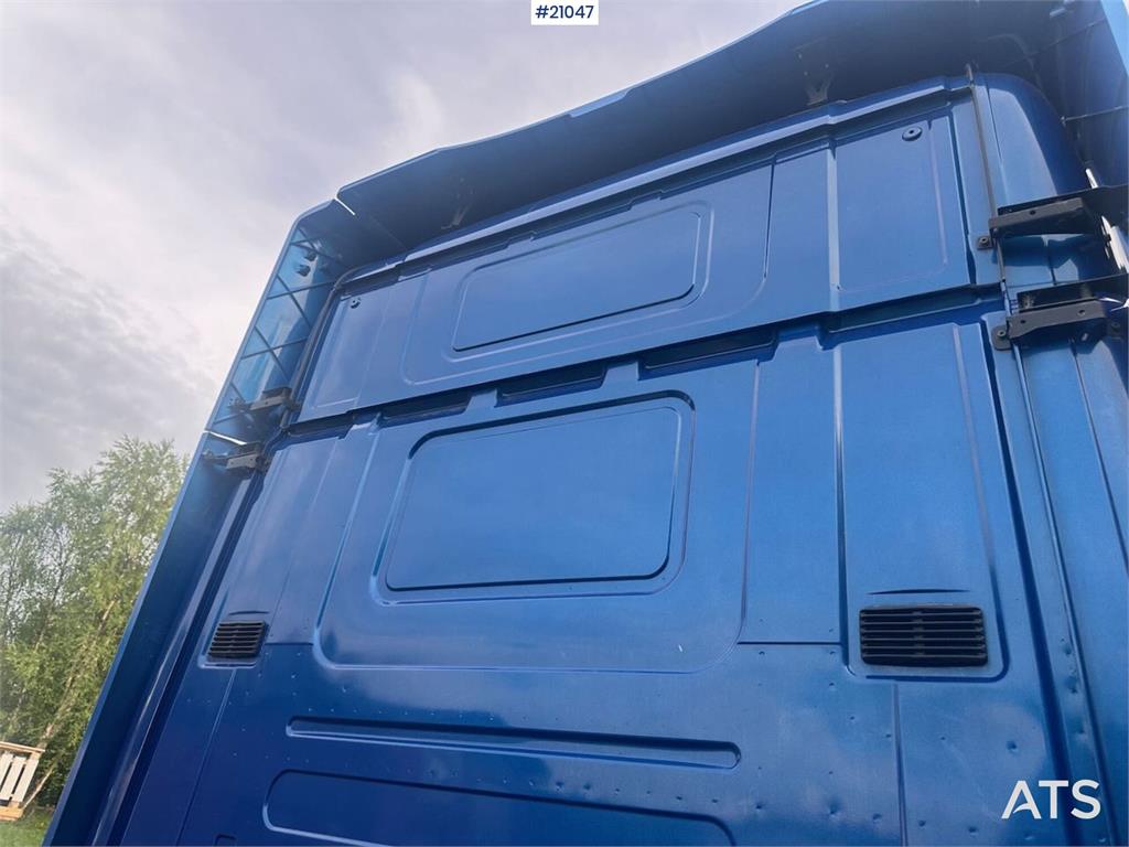 Scania R500 container truck w/ lift and replaced engine. 2005 21047 R500 container truck w/ lift and replaced engine. 2005...