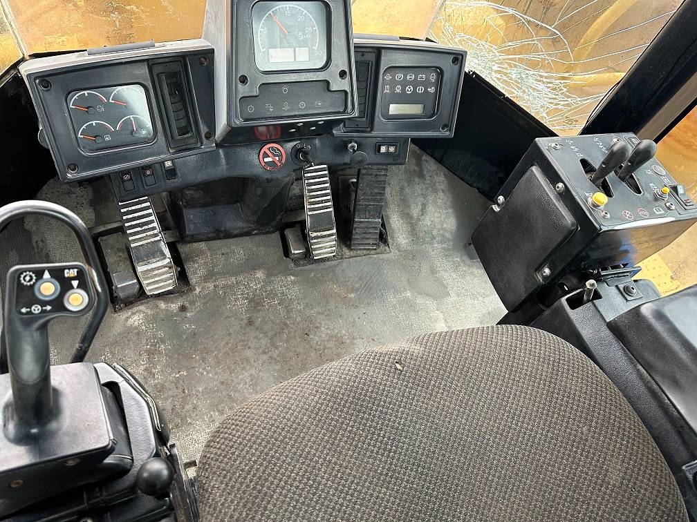 CAT 988 G 2003 5151 988 G 2003 1 Wheel Loaders image 14